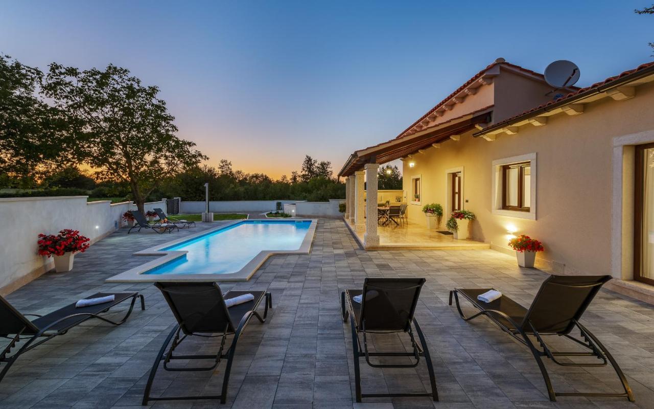 Villa Desapemani Žminj Extérieur photo