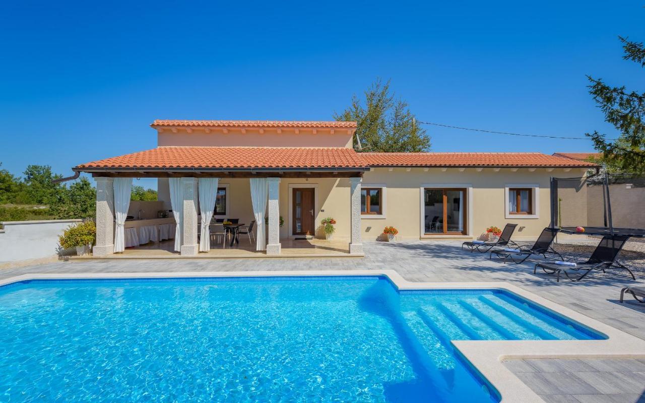 Villa Desapemani Žminj Extérieur photo