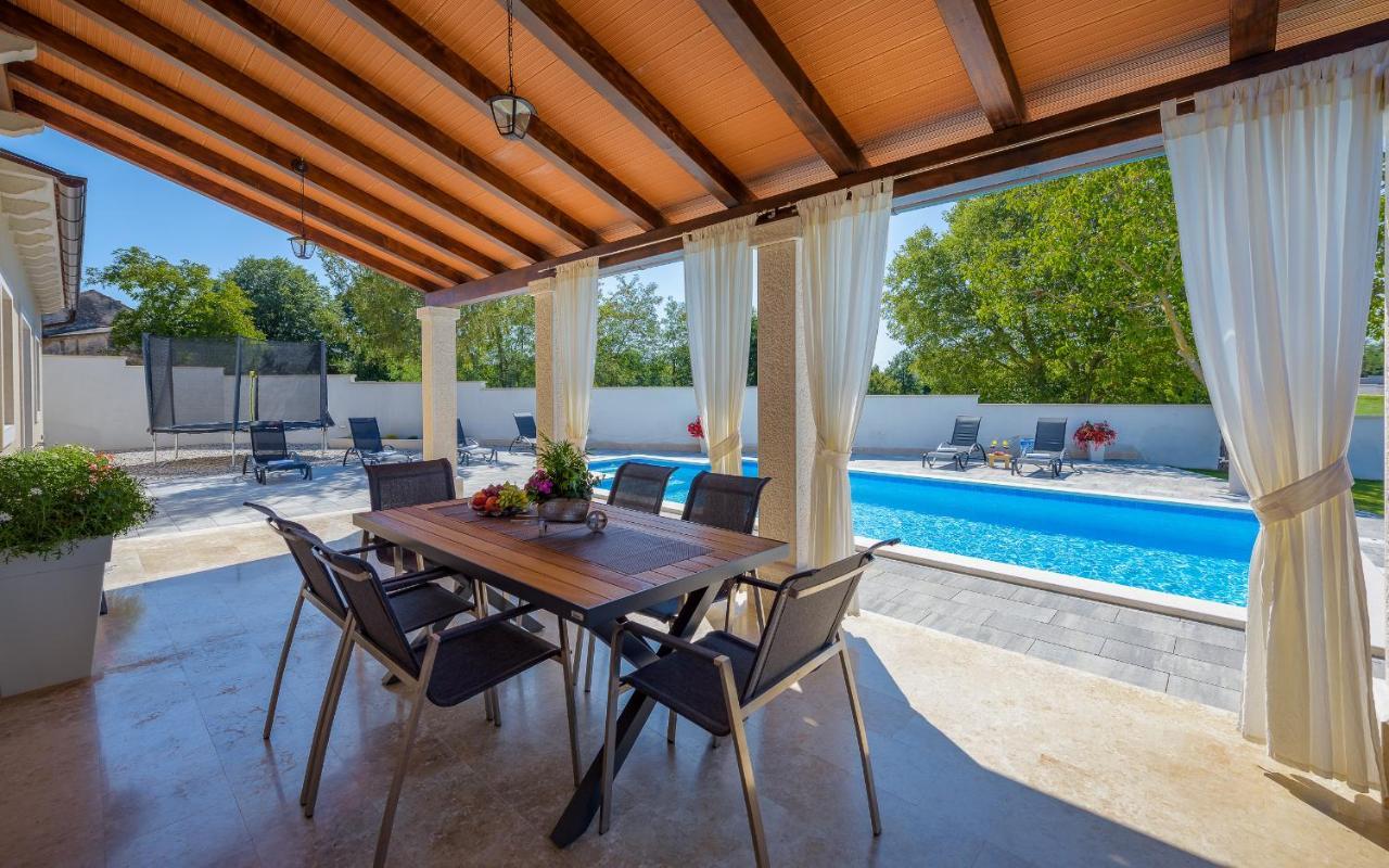 Villa Desapemani Žminj Extérieur photo