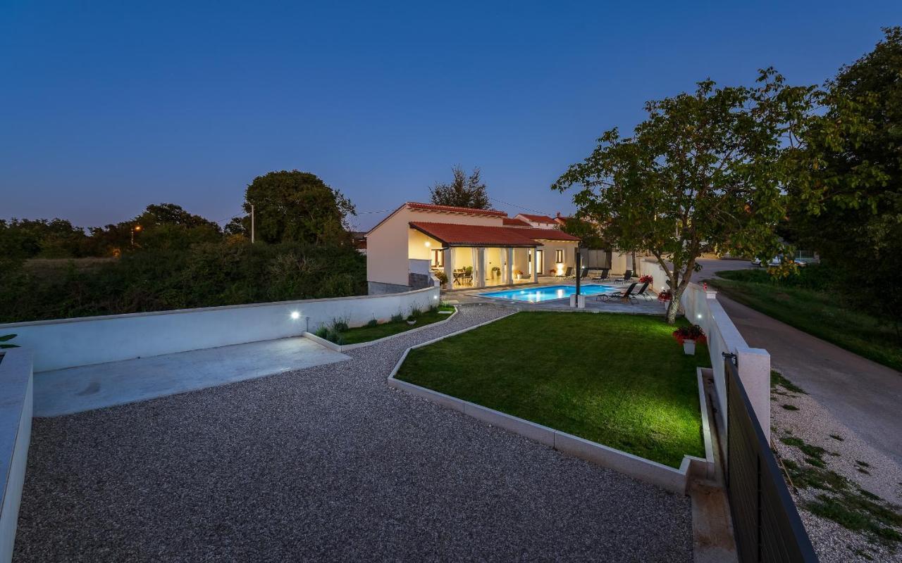 Villa Desapemani Žminj Extérieur photo