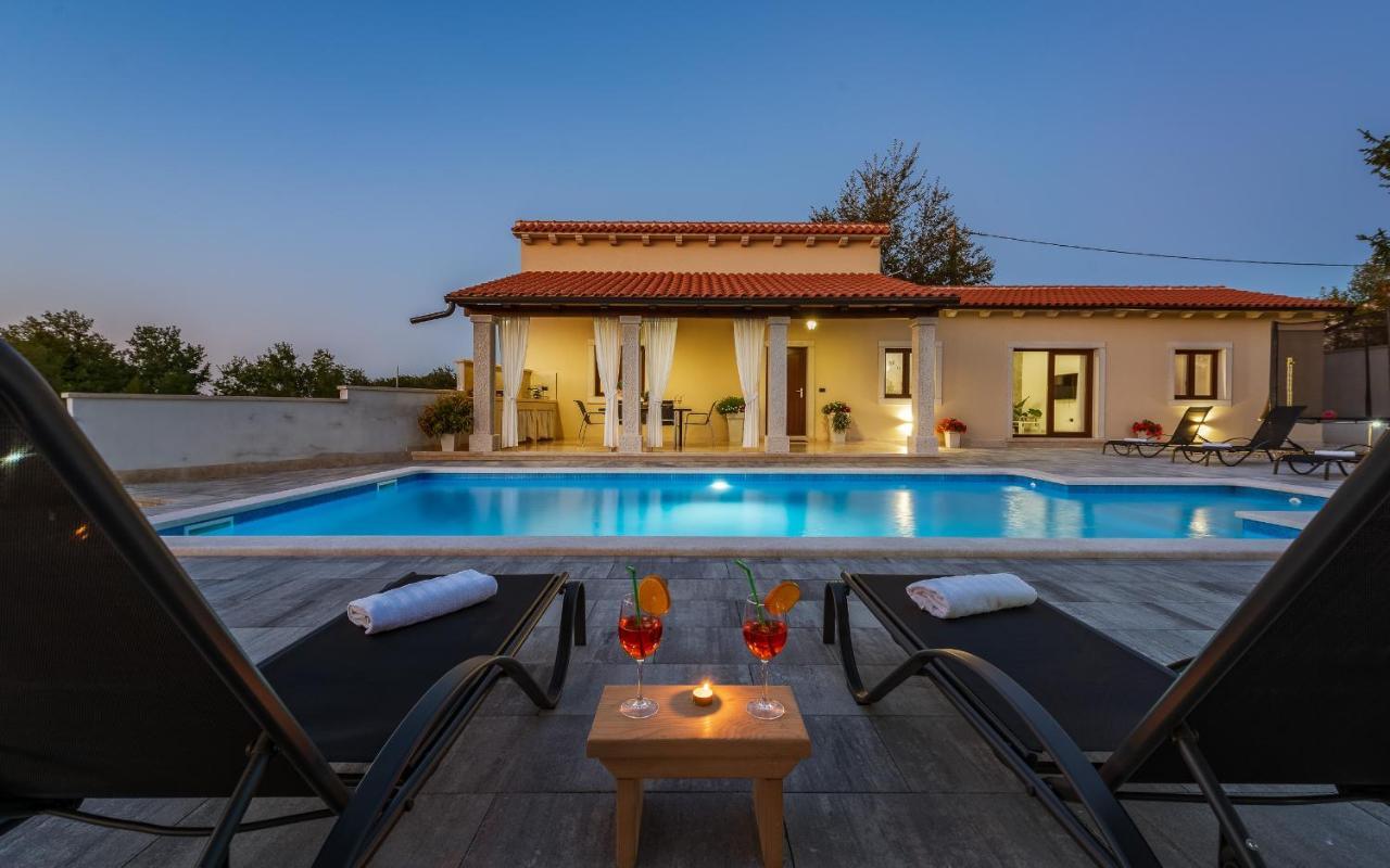 Villa Desapemani Žminj Extérieur photo